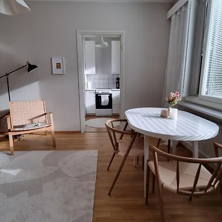 Yksioe Rauhallisella Sijainnilla Ja Omalla Autopaikalla Apartment
