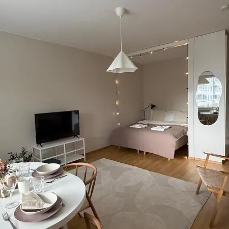 Apartment Yksioe Rauhallisella Sijainnilla Ja Omalla Autopaikalla *