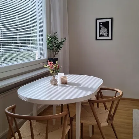 Apartment Yksioe Rauhallisella Sijainnilla Ja Omalla Autopaikalla
